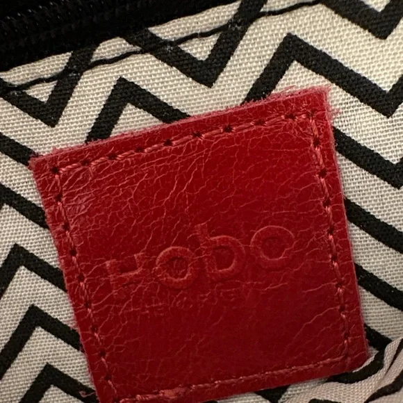 HOBO The Original Textured Floral Leather Clip Frame Wallet - Picture 2 of 8